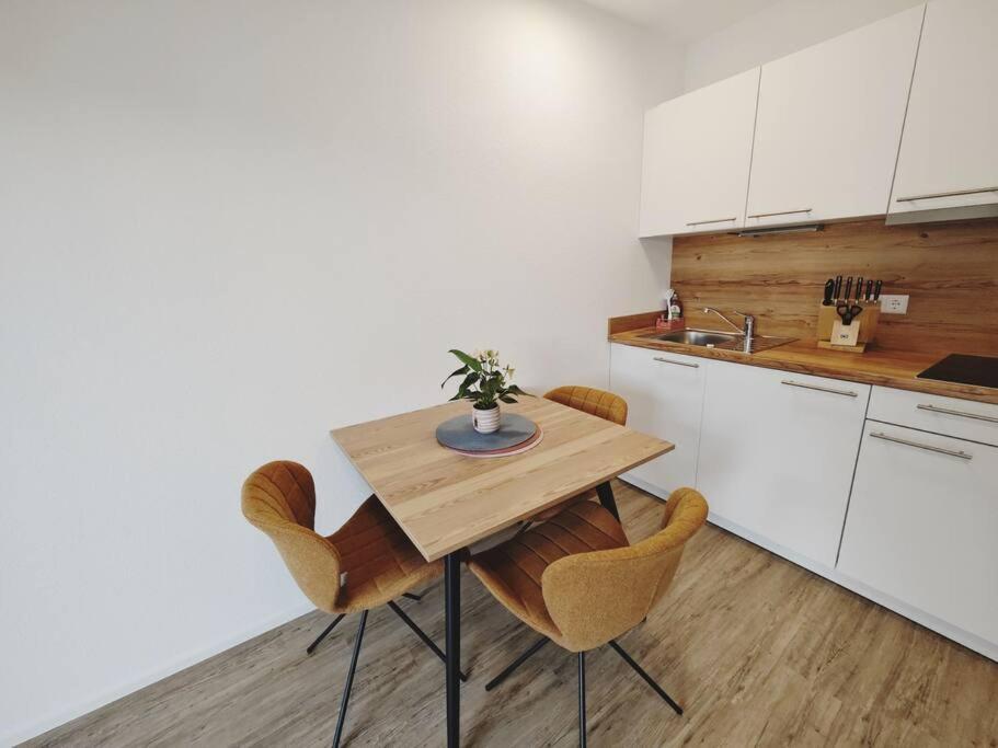 Ticasa Wave-Zentral-Outlet-Aufzug-Stylisch-Unique Мецинген Екстериор снимка
