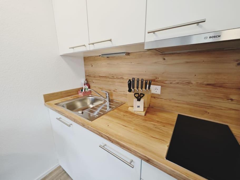 Ticasa Wave-Zentral-Outlet-Aufzug-Stylisch-Unique Мецинген Екстериор снимка